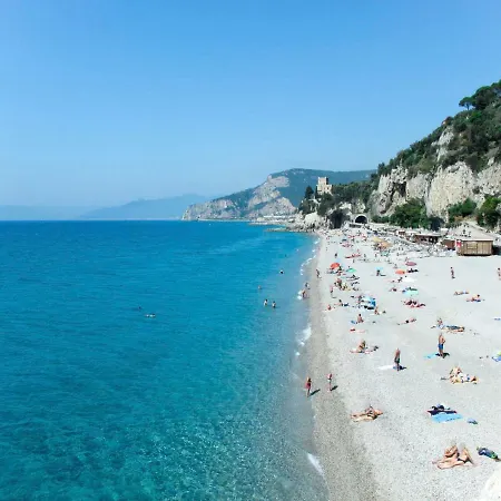 Borgo Delle Mimose 350s Finale Ligure